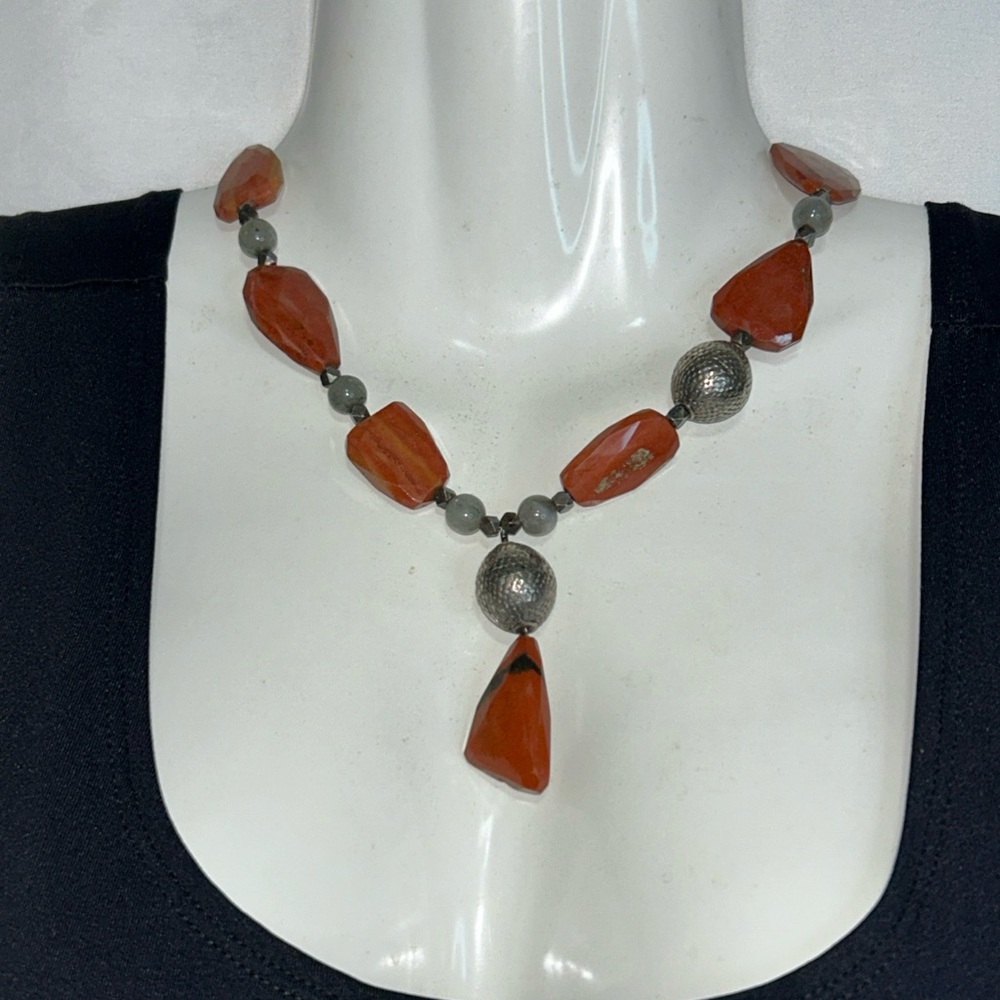Vintage Elegant Briwn and Silver Pendant Necklace